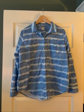 L.L. Bean Blue and White Striped Tie-Dye Button-Down Shirt